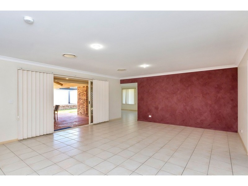 24 Chestnut Drive, Flinders View QLD 4305