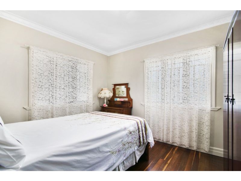 16 Chermside Road, Eastern Heights QLD 4305