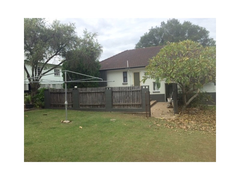 16 Chermside Road, Eastern Heights QLD 4305