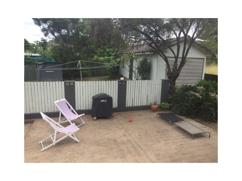 16 Chermside Road, Eastern Heights QLD 4305