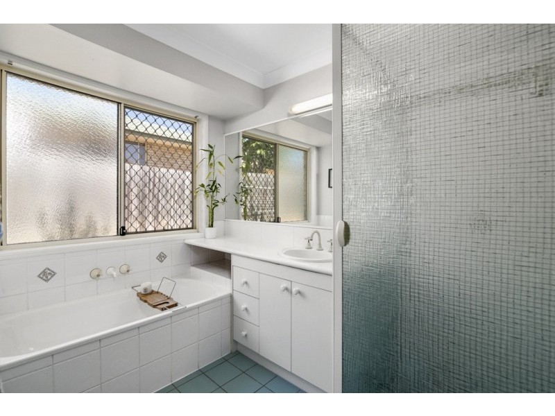 53 Discovery Street, Flinders View QLD 4305