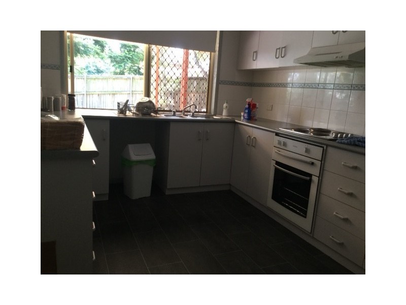 4/1 Glode Ave, Churchill QLD 4305