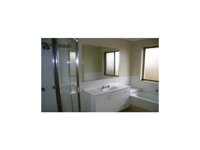 12 Bosswood Court, Yamanto QLD 4305