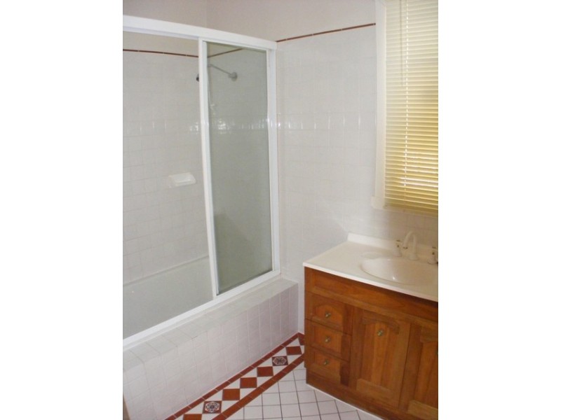 60 Hawthorne Street, Sadliers Crossing QLD 4305