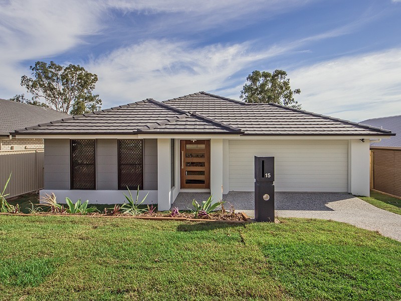 15 Dee Street, Deebing Heights QLD 4306