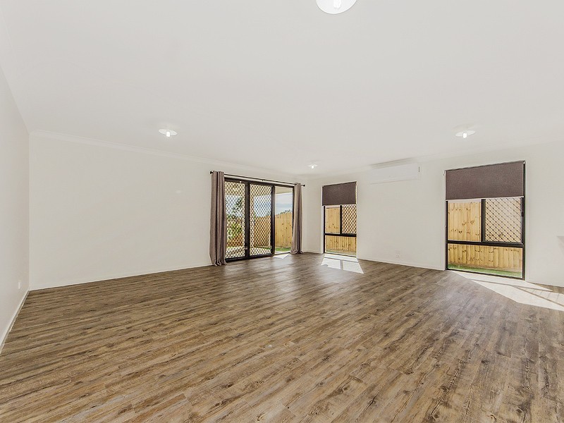 15 Dee Street, Deebing Heights QLD 4306