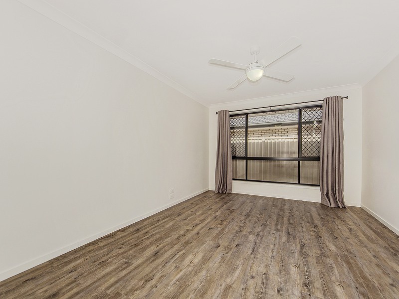 15 Dee Street, Deebing Heights QLD 4306