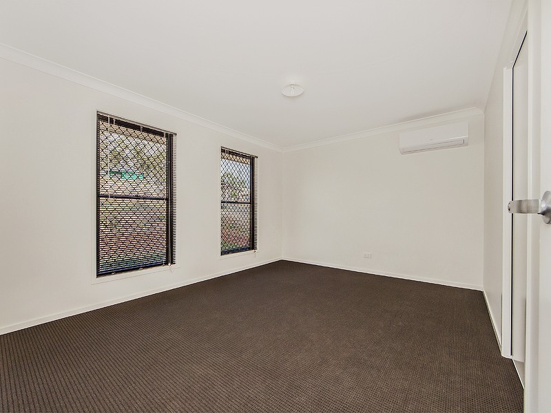 15 Dee Street, Deebing Heights QLD 4306