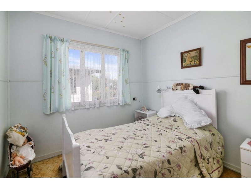 28 Duncan Street, Riverview QLD 4303