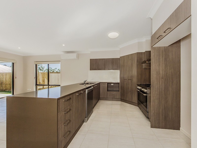 5 Starling Street, Deebing Heights QLD 4306