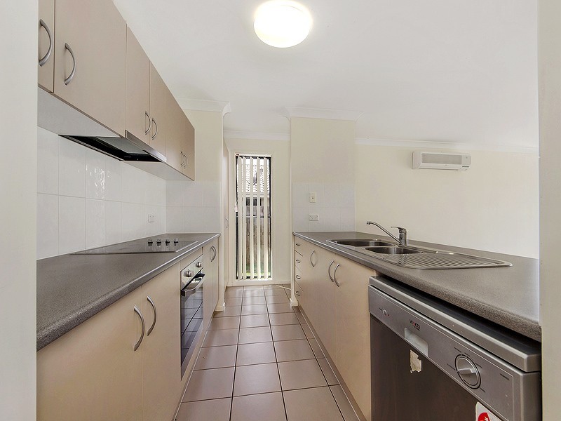 96 Jacaranda Drive, Yamanto QLD 4305