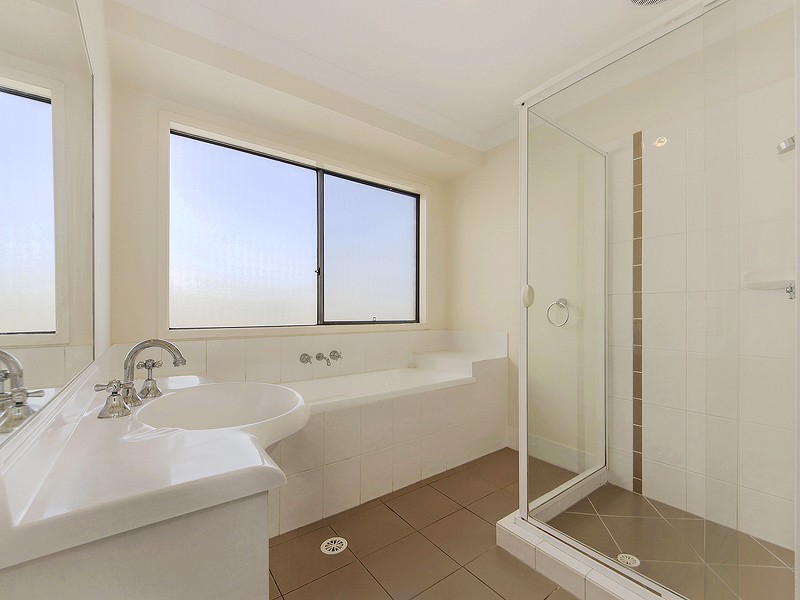 96 Jacaranda Drive, Yamanto QLD 4305