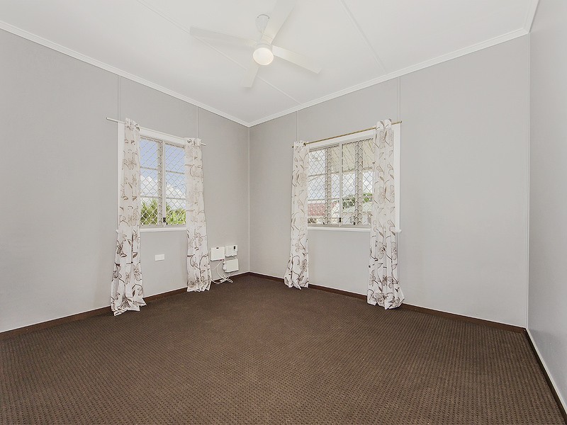 11 Vernon Street, Ipswich QLD 4305