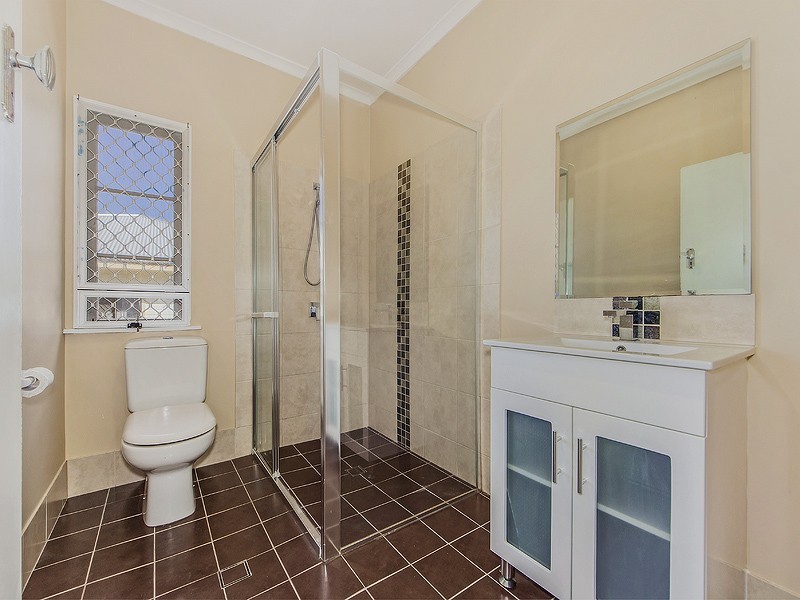 11 Vernon Street, Ipswich QLD 4305