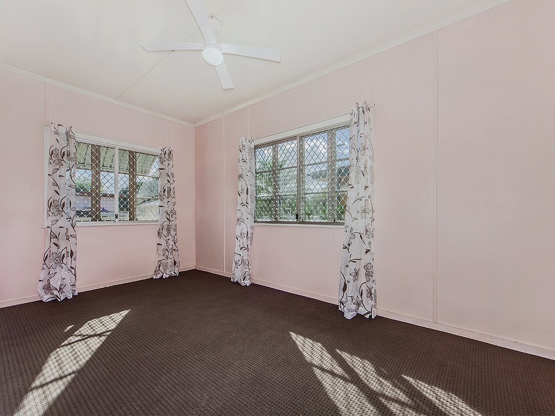 11 Vernon Street, Ipswich QLD 4305