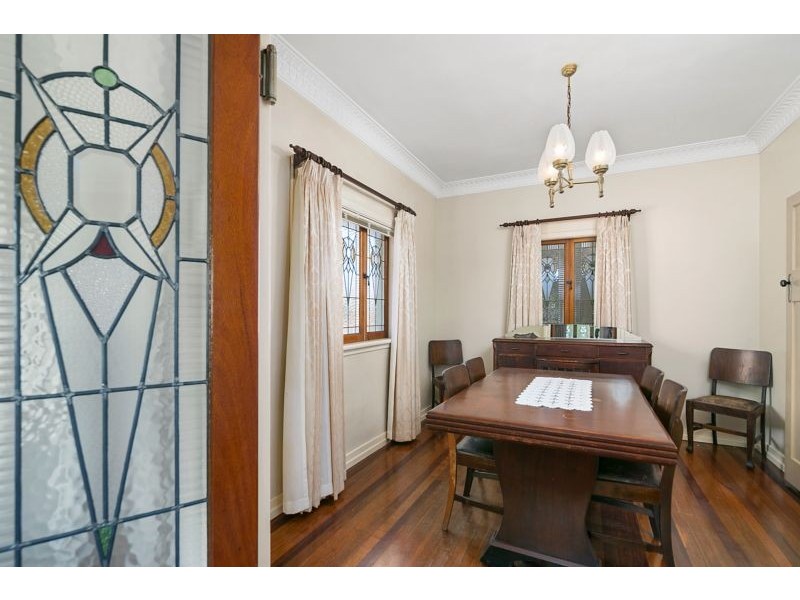 41 Macquarie Street, Silkstone QLD 4304