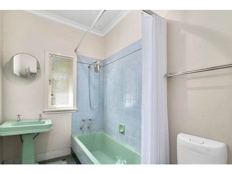 41 Macquarie Street, Silkstone QLD 4304