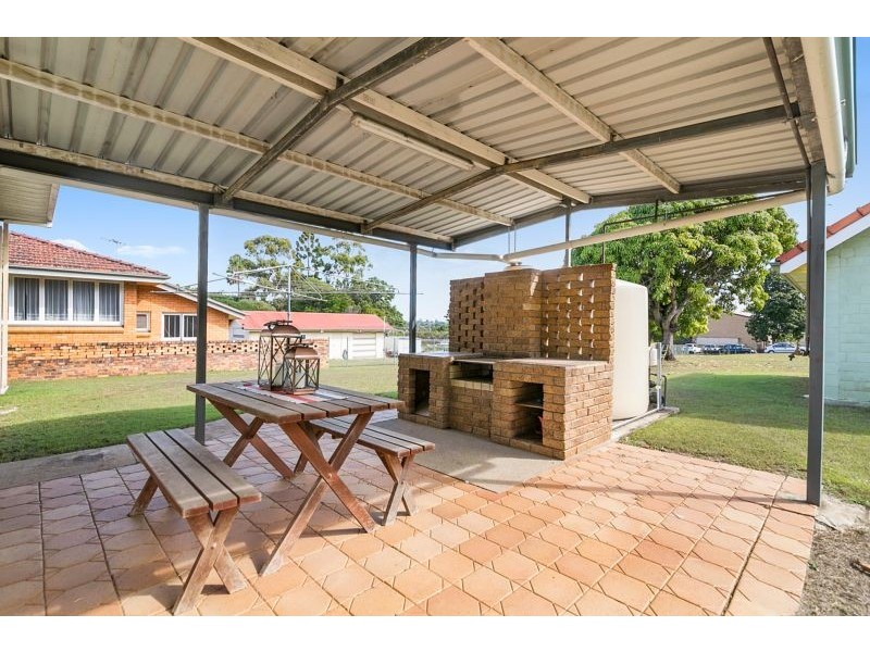 41 Macquarie Street, Silkstone QLD 4304