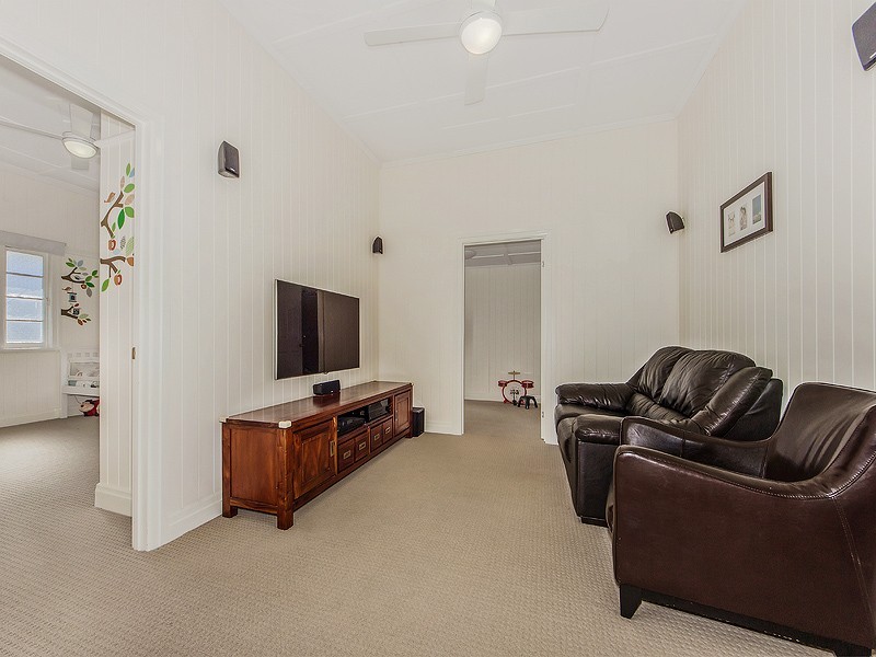 31 Jacaranda Street, East Ipswich QLD 4305