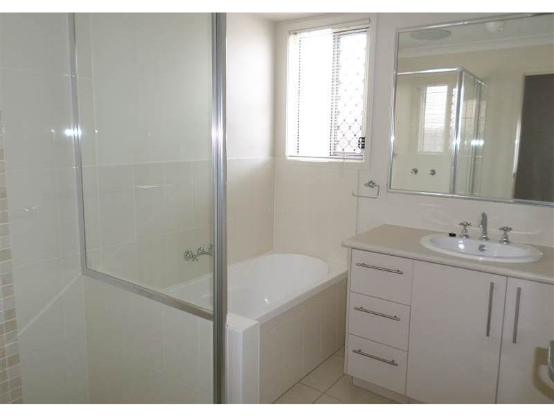 12 Kordan Boulevard, Raceview QLD 4305