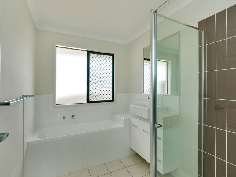 119 Mary Street, Blackstone QLD 4304