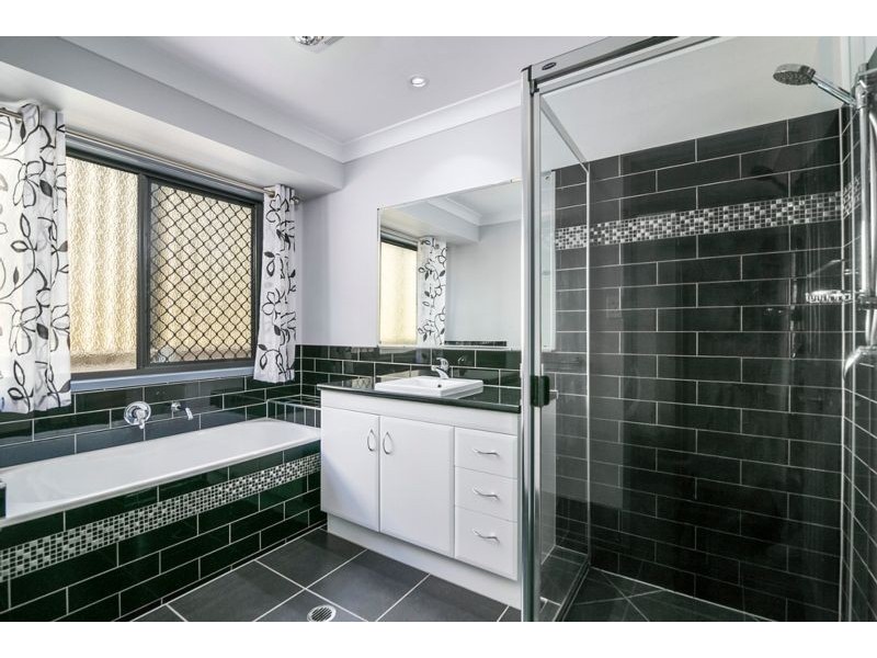 19 Earlwood Court, Raceview QLD 4305