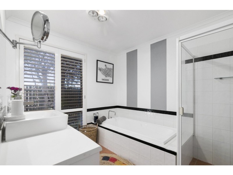 33 Jacana Crescent, Flinders View QLD 4305