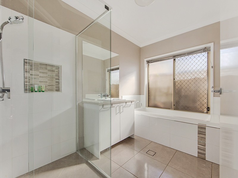8 Brushtail Lane, Deebing Heights QLD 4306