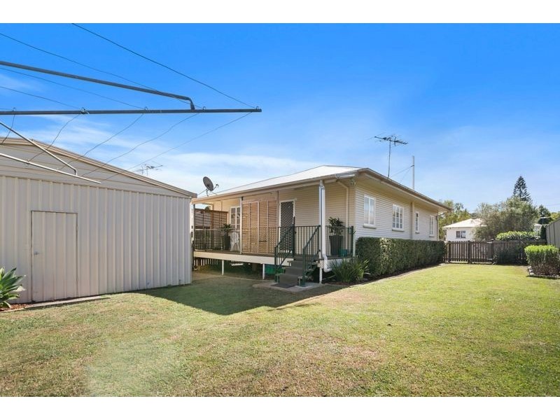 7 Shapcott Street, Eastern Heights QLD 4305