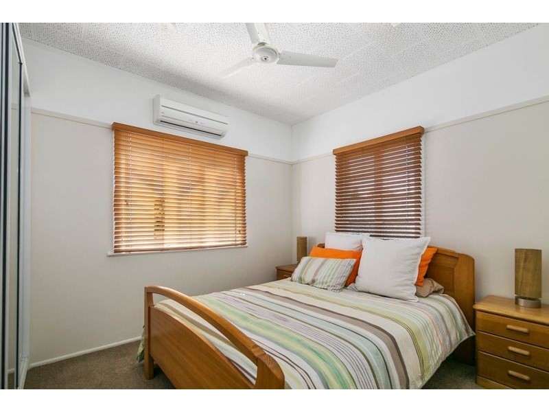 7 Shapcott Street, Eastern Heights QLD 4305