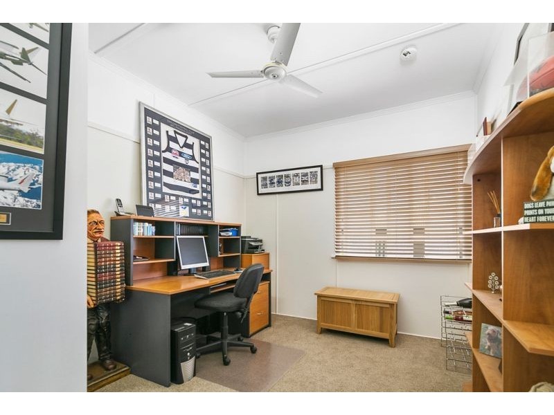 7 Shapcott Street, Eastern Heights QLD 4305