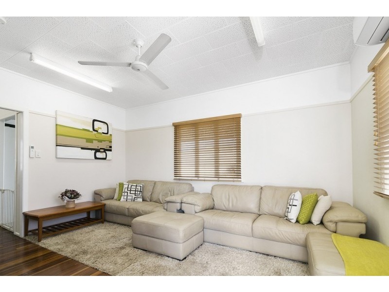 7 Shapcott Street, Eastern Heights QLD 4305