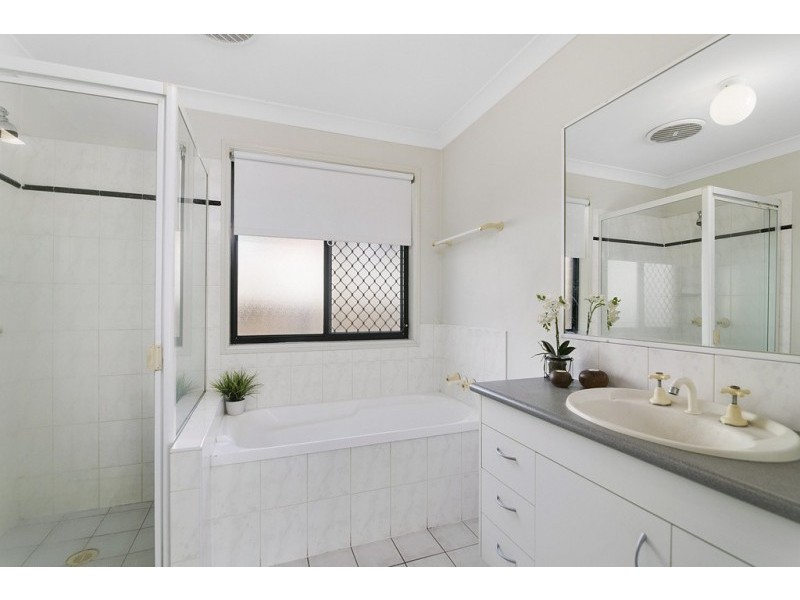 27 Quando Close, Yamanto QLD 4305