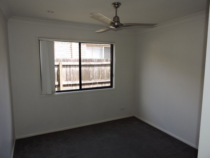 33 Dornoch Crescent, Raceview QLD 4305