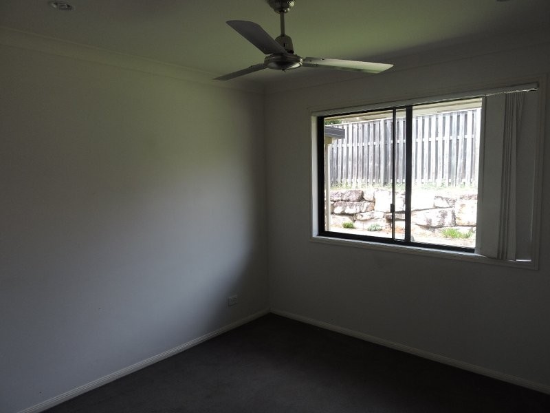 33 Dornoch Crescent, Raceview QLD 4305