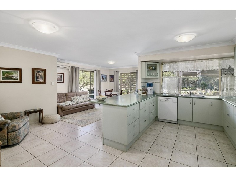 14 Helmsley Court, Yamanto QLD 4305