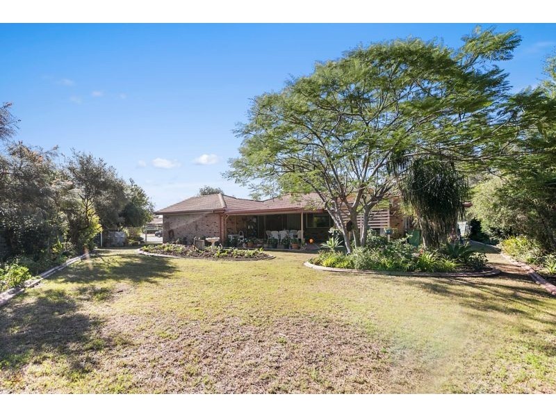 14 Helmsley Court, Yamanto QLD 4305