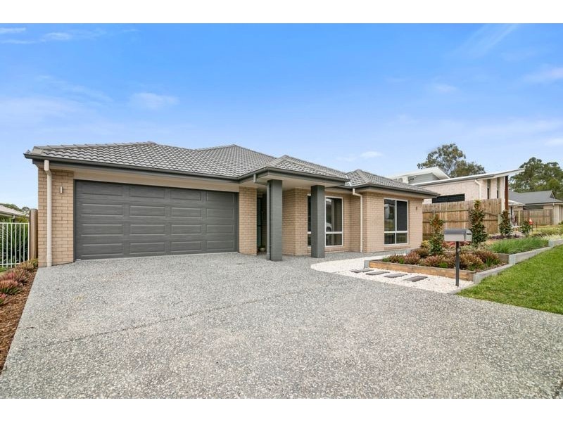 8 Spey Close, Deebing Heights QLD 4306