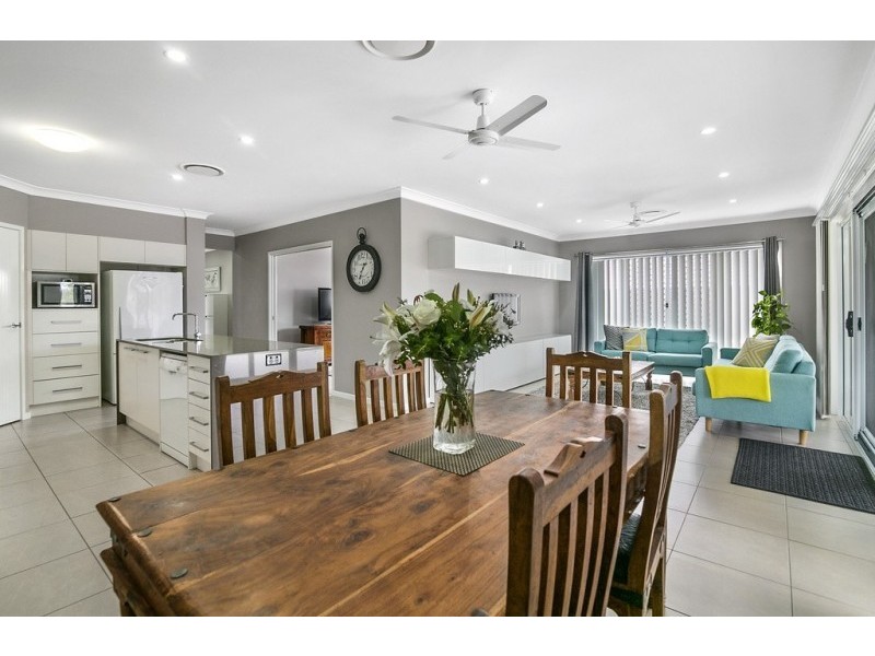 8 Spey Close, Deebing Heights QLD 4306