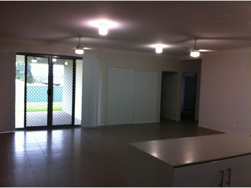 9 Lilly Court, Yamanto QLD 4305