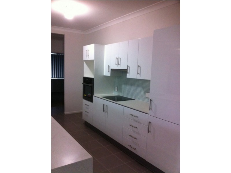 9 Lilly Court, Yamanto QLD 4305