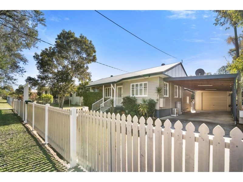 26 Gomer Street, Booval QLD 4304