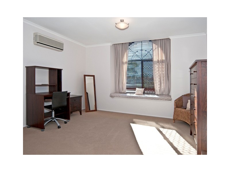 7 Wilton Court, Flinders View QLD 4305
