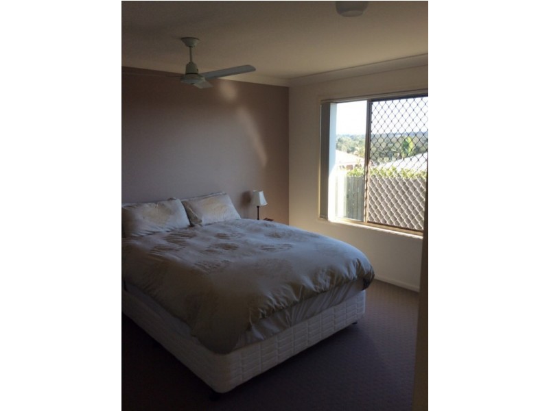 8 Darlington Court, Flinders View QLD 4305