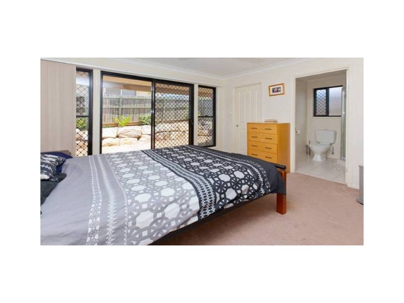 16 Creekside Drive, Springfield Lakes QLD 4300