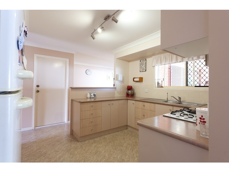 4 Acorn Crescent, Flinders View QLD 4305