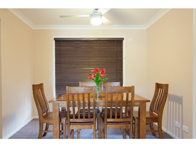 4 Acorn Crescent, Flinders View QLD 4305