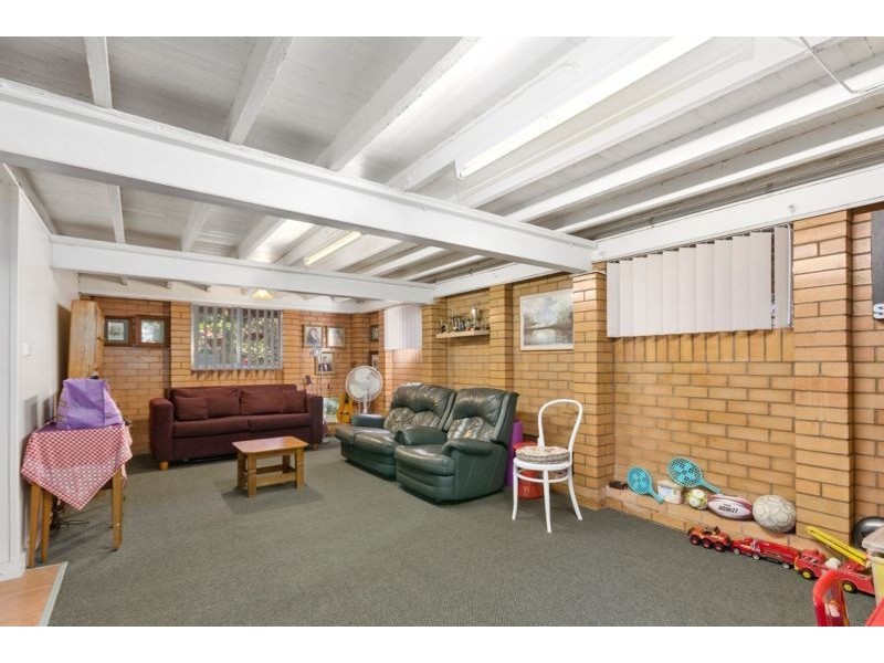8 Chamberlain Street, Sadliers Crossing QLD 4305