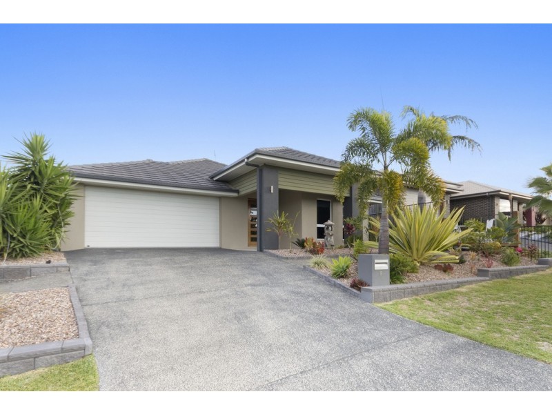 8 Miskin Way, Deebing Heights QLD 4306