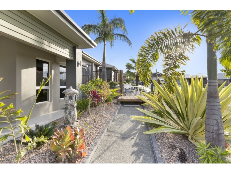 8 Miskin Way, Deebing Heights QLD 4306